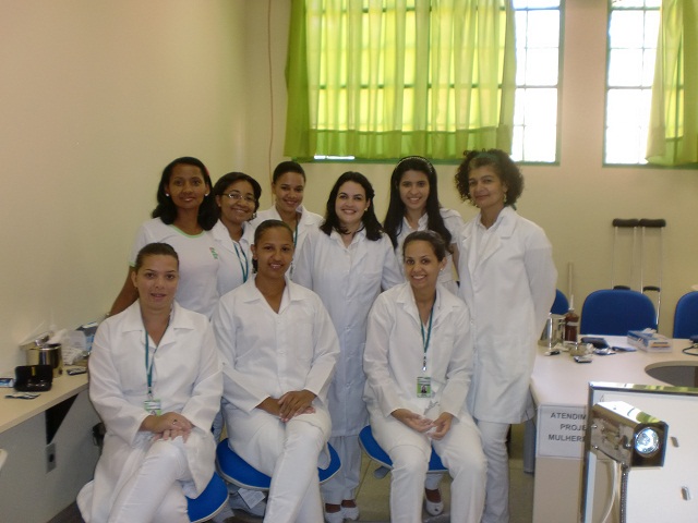 Alunas e professores do Curso Técnico em Enfermagem do IFNMG – Campus Araçuaí