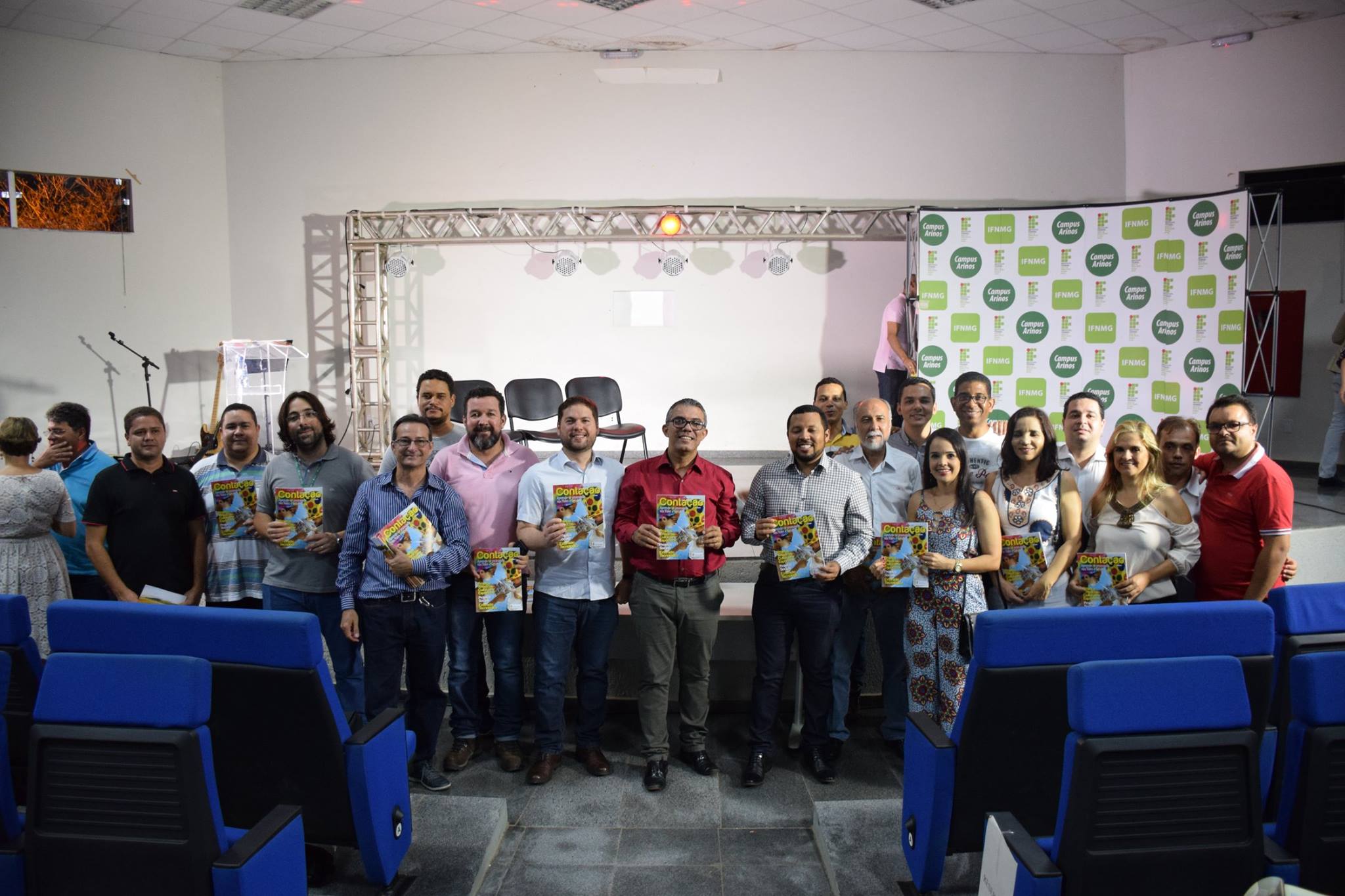 Dirigentes do IFNMG e diretores e coordenadores de extensão dos campi prestigiaram o lançamento da Revista Contação